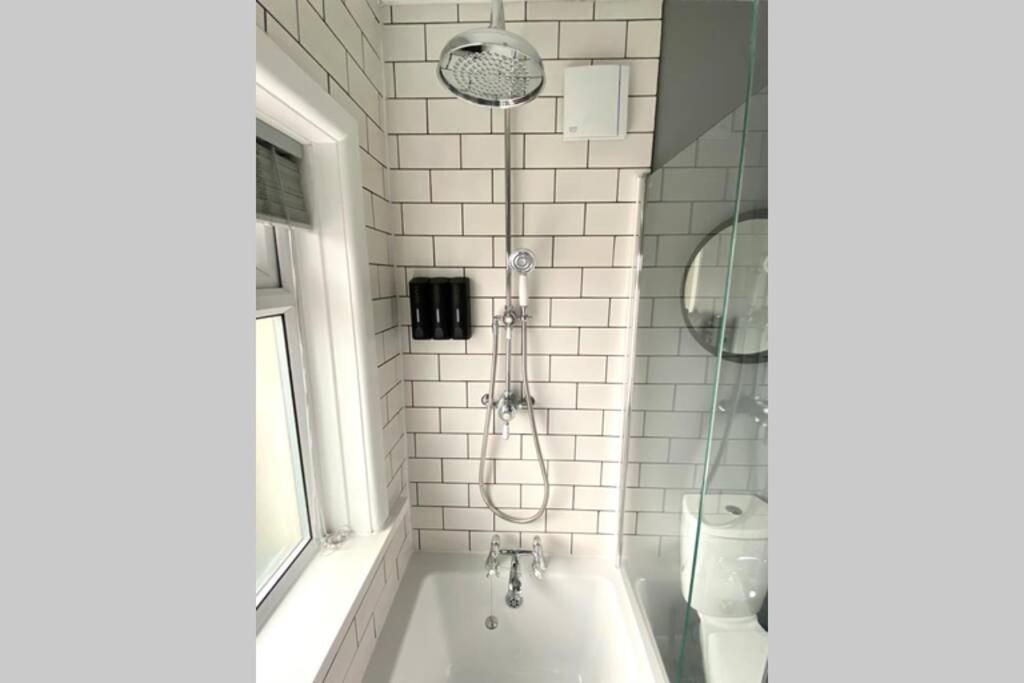 Spacious 2 Bed Apt Sleeps 4 Near Bournemouth Beach Esterno foto