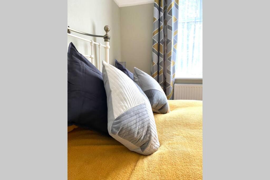 Spacious 2 Bed Apt Sleeps 4 Near Bournemouth Beach Esterno foto