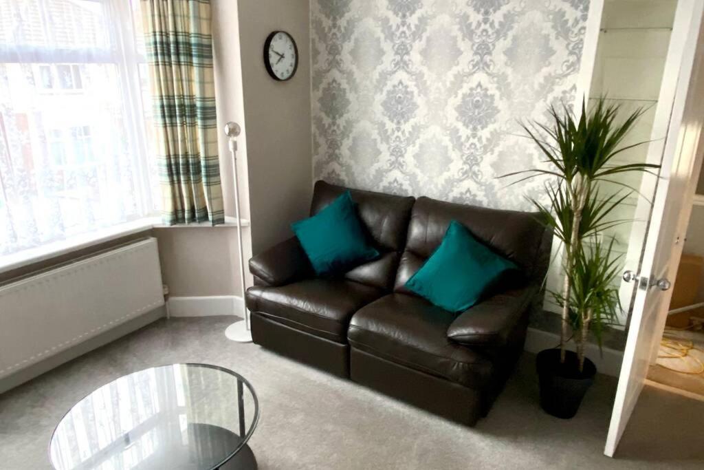 Spacious 2 Bed Apt Sleeps 4 Near Bournemouth Beach Esterno foto