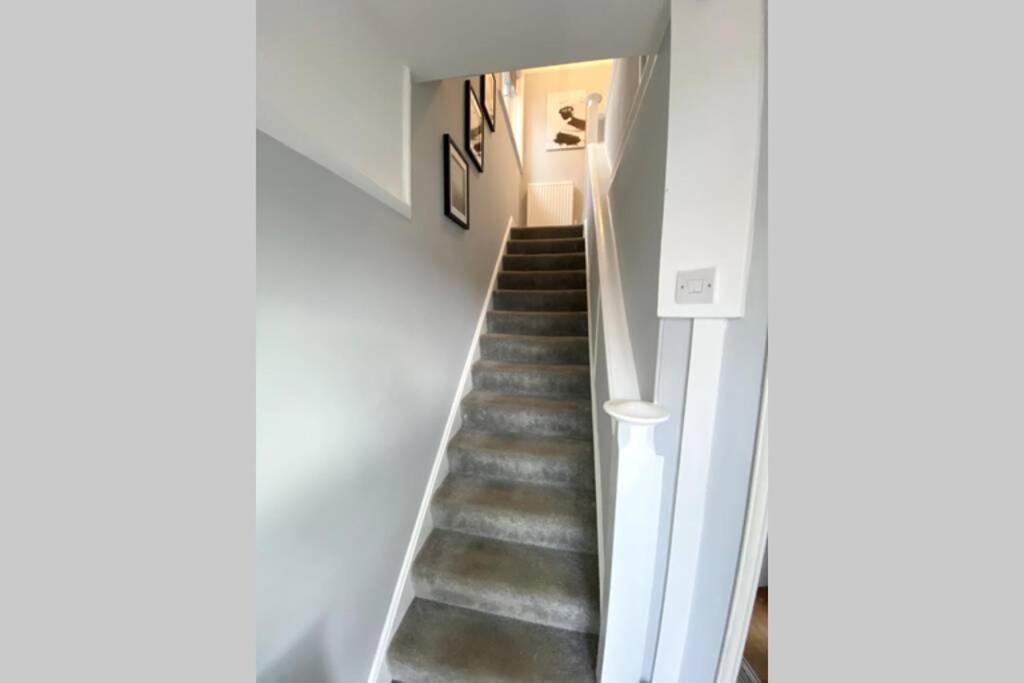 Spacious 2 Bed Apt Sleeps 4 Near Bournemouth Beach Esterno foto